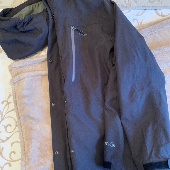 LL Bean OuterShell Waterproof Jacket - Picture 3 of 4